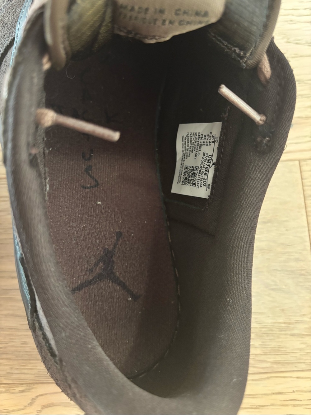 Nike Men’s Dark Brown Travis Scott Jordan 1 Low-Top Suede Sneakers - Picture 4 of 8
